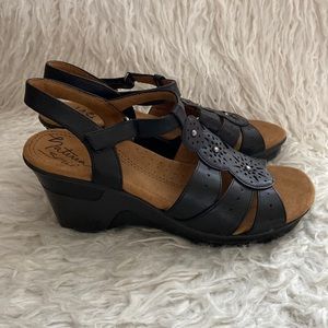 Natural Soul Black Slingback Sandals NWOT